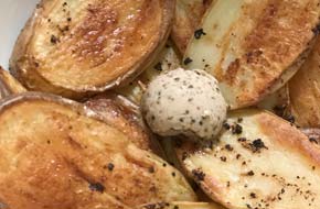 Pommes de terre dorées au beurre de truffes de la saint Jean